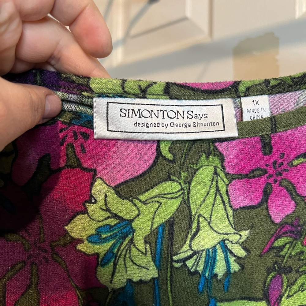 Simonton Says Floral Top XL